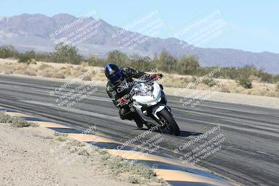 media/Dec-04-2025-Racers Edge (Thu) [[5ebc9f124d]]/3-B Group/3-Session 2 (Turn 7 Inside)/